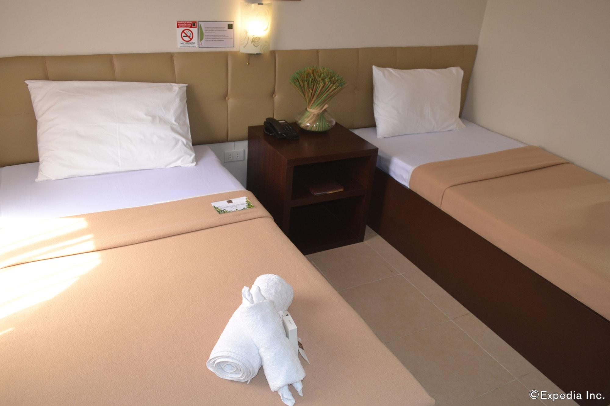 Columbus Plaza Hotel General Santos City Buitenkant foto