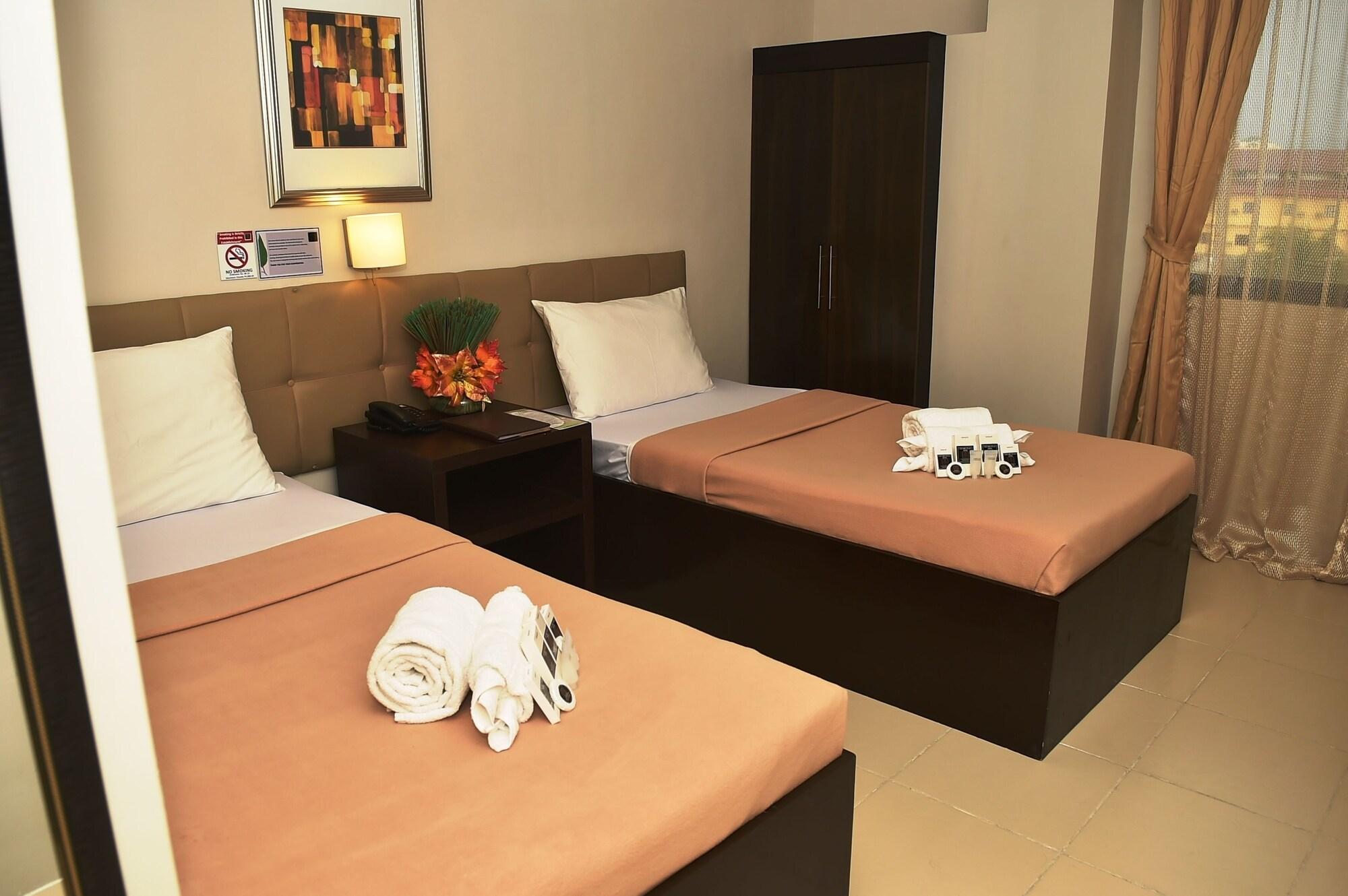 Columbus Plaza Hotel General Santos City Buitenkant foto