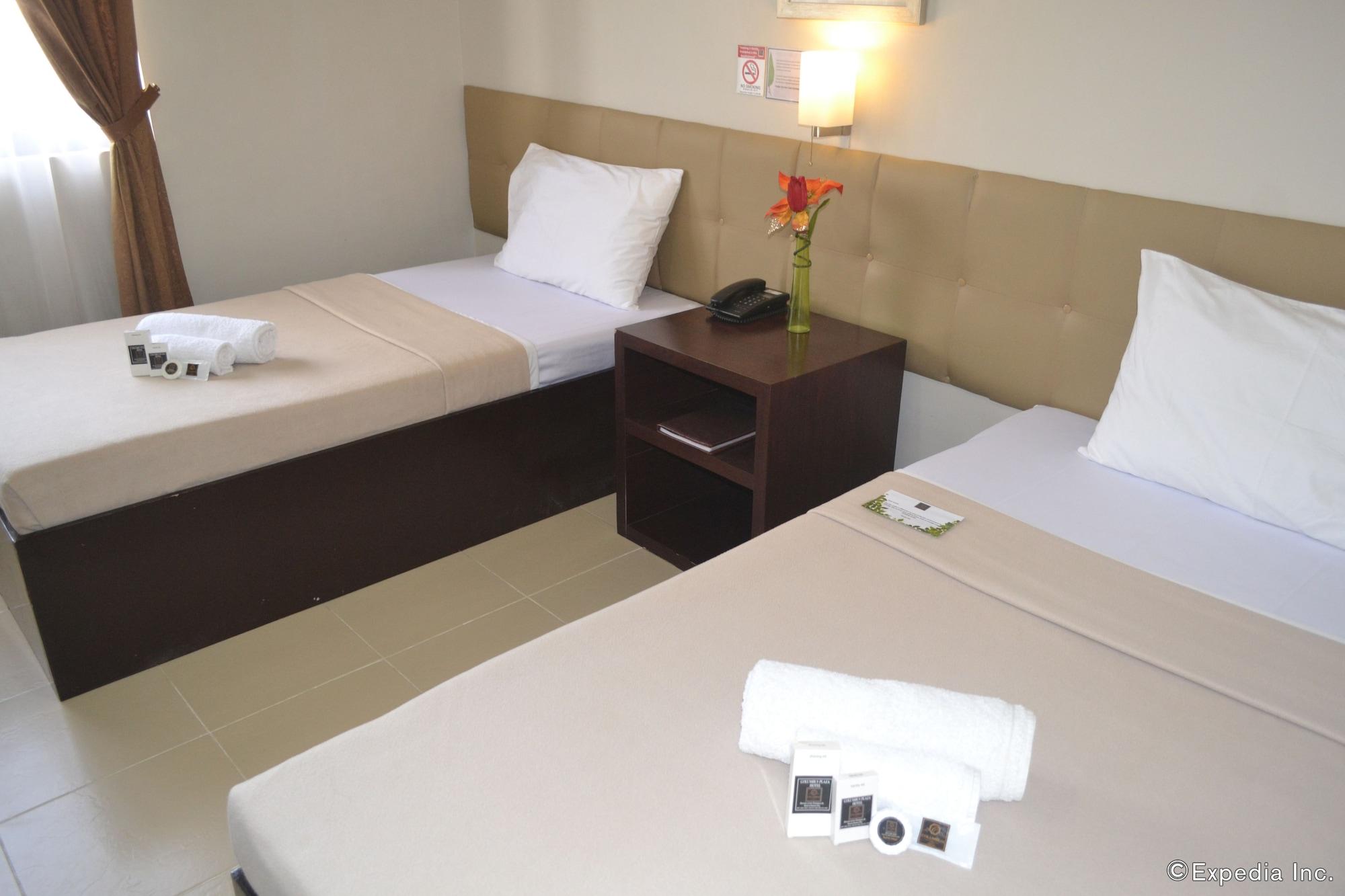 Columbus Plaza Hotel General Santos City Buitenkant foto