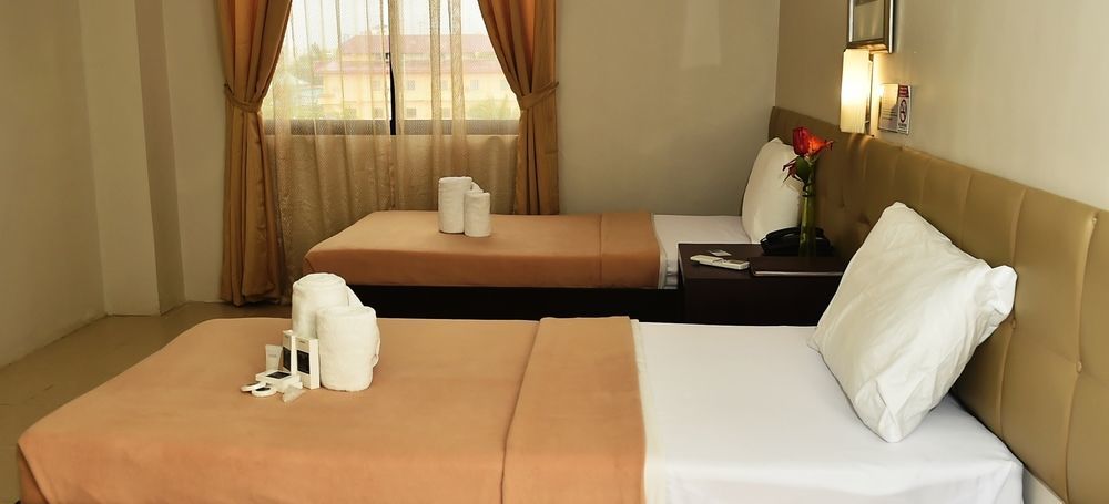 Columbus Plaza Hotel General Santos City Buitenkant foto