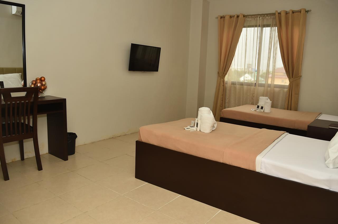 Columbus Plaza Hotel General Santos City Buitenkant foto