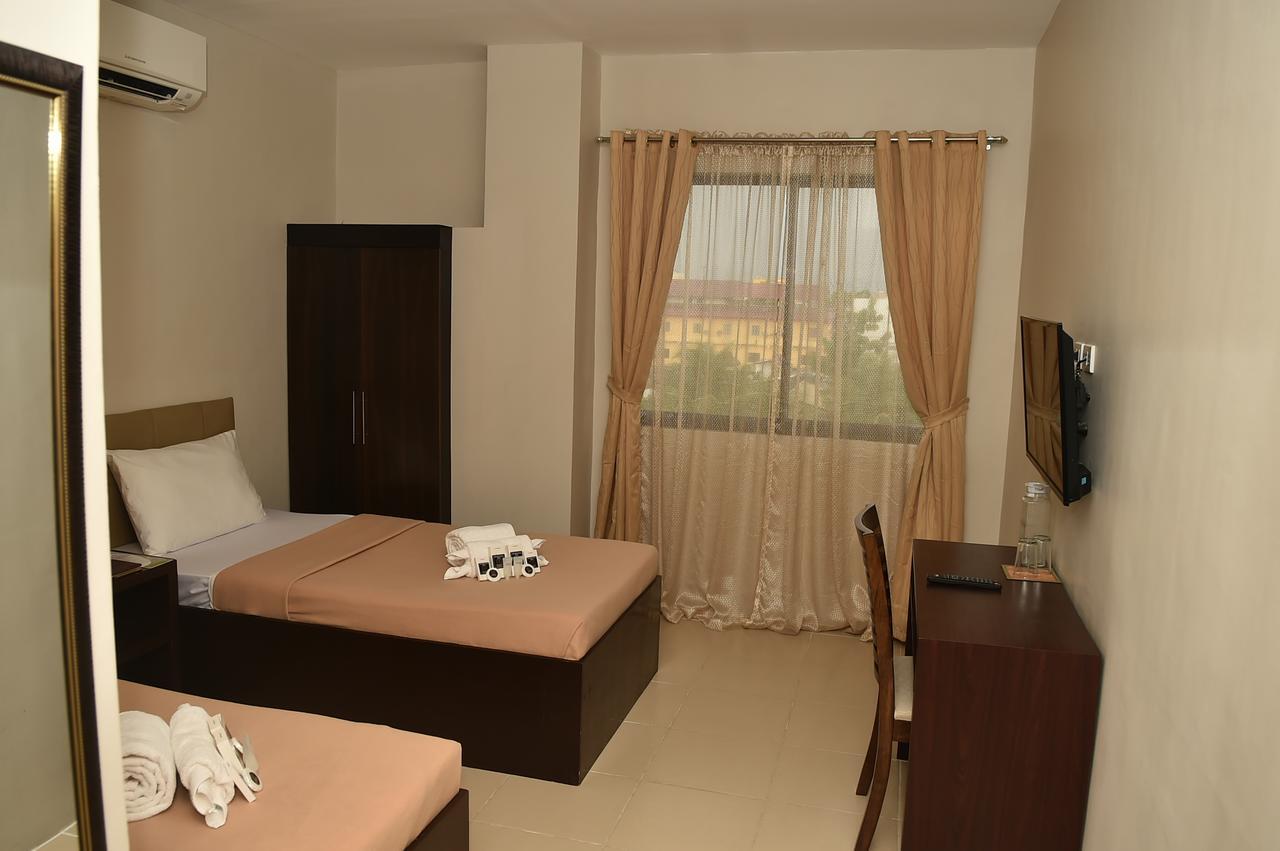 Columbus Plaza Hotel General Santos City Buitenkant foto