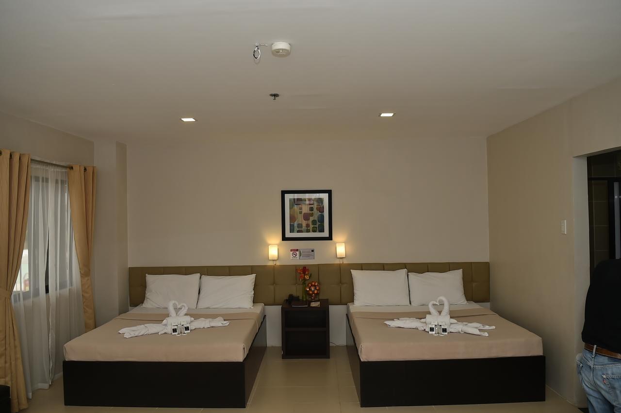 Columbus Plaza Hotel General Santos City Buitenkant foto