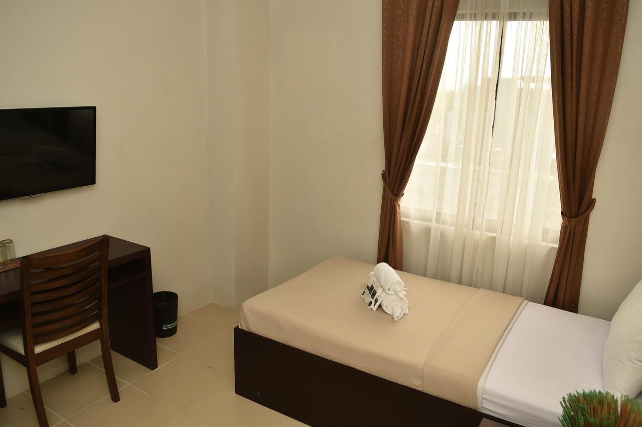 Columbus Plaza Hotel General Santos City Buitenkant foto