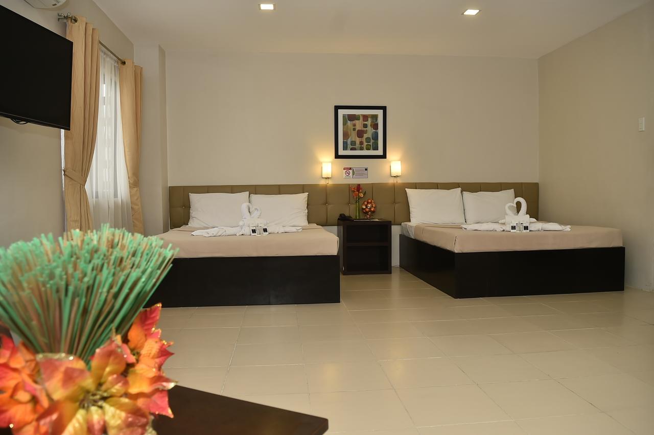Columbus Plaza Hotel General Santos City Buitenkant foto