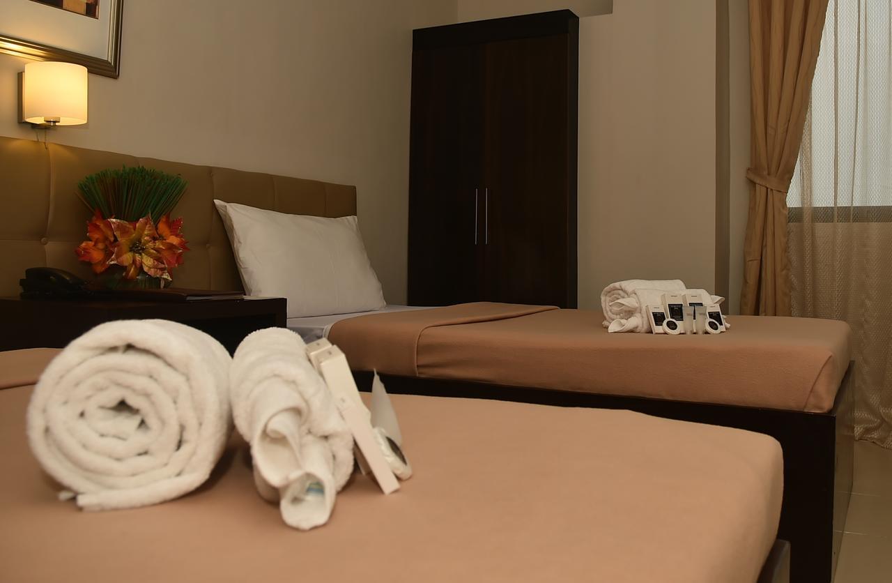 Columbus Plaza Hotel General Santos City Buitenkant foto